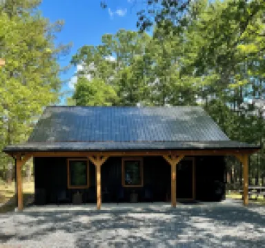 Cozy cabin with in the heart of Benezette, 1 mile from viewing center.