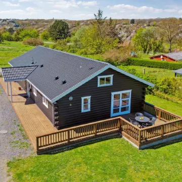 "Hjalmar" - 400m from the Sea