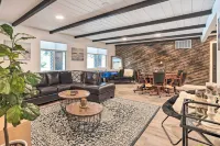 Luxe Timberland Villa w/ Lake Arrowhead Access! - Parkering