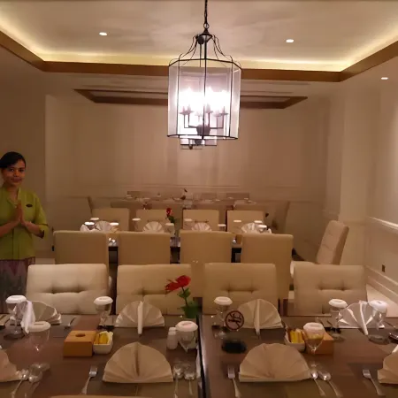 Elmi Hotel