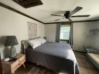 2-bedroom vacation home 11 minutes from The Andy Griffith Museum Hotels in Surry County