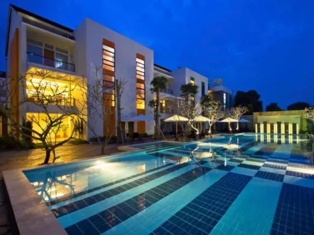 The Victoria Hotel Yogyakarta Отели в г. Sleman Regency