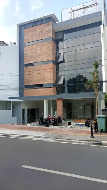 레그린 스위트 수디르만