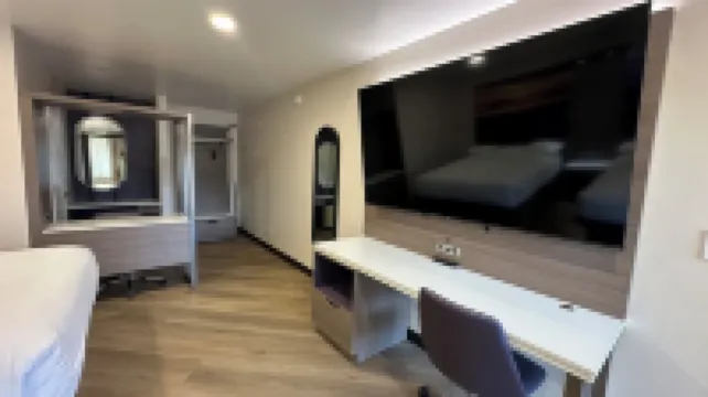 Costa Mesa Inn - Newport Beach Area