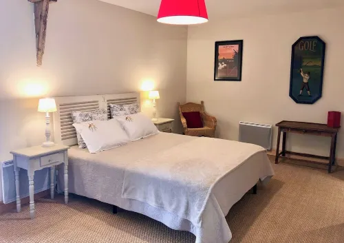 Cosy house in the Bay of Mont St Michel, bicycles available, beach 2.7 km away. Dragey-Ronthon 호텔