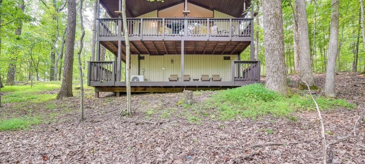 Charming Hedgesville Retreat w/ Deck + Fireplace! Hotels in Berkeley County
