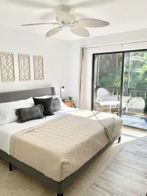 North Captiva Island- Ocean bay views and modern decor. Two new carts!