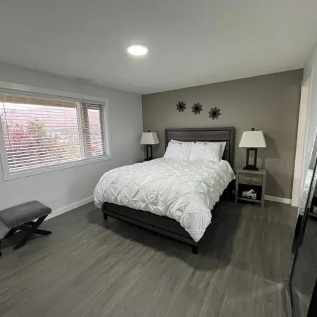 20 Klm from SilverStar in Vernon with Private Hot Tub