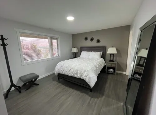 20 Klm from SilverStar in Vernon with Private Hot Tub