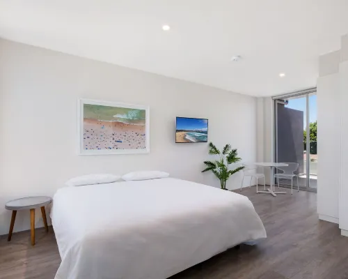 Bondi Beach Studio King Suite + Balcony Hotels in Bondi