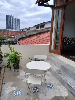 Serene Mountain Retreat in KL - Entire House for Rent - شرفة