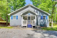 Lakefront Eatonton Getaway w/ Dock & Grill! - 3-Star