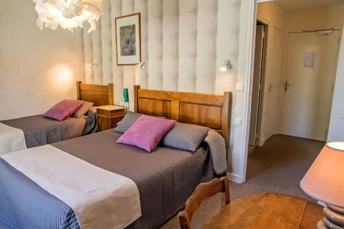 Hôtel et Appartements les Platanes Hotel a Lanarce