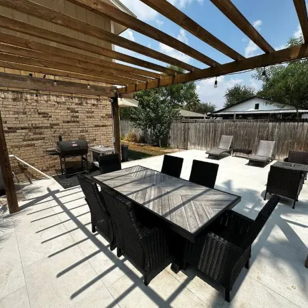 Superb 3-bedroom house with AC in McAllen. Diana's Pool House