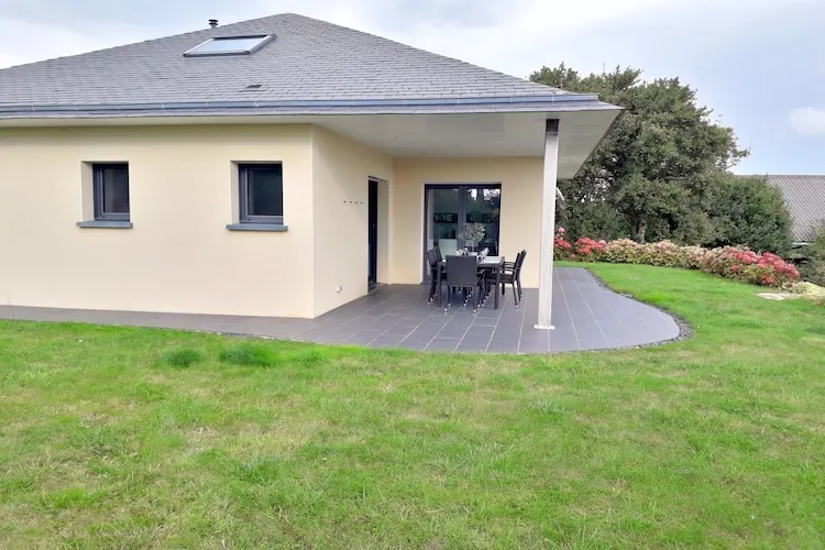 Bungalow In Telgrus Sur Mer Near Sandy Beach - Bretagne