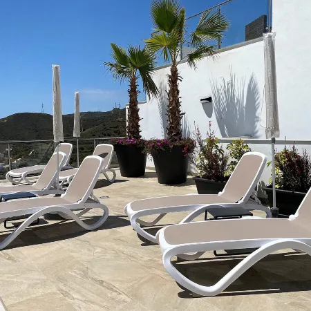Apartment in Málaga with Sea Views & Pool