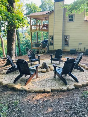Elegant Mountain Escape - Luxe Cabin w/ Hot Tub, Firepit & Dog Friendly - 4-Star