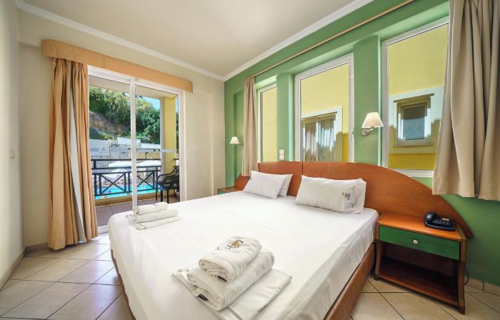 Porto Kalamaki Hotel