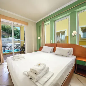 Porto Kalamaki Hotel