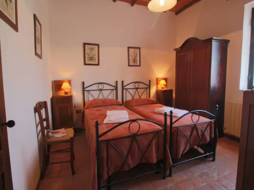 Spacious Tuscan Farmhouse