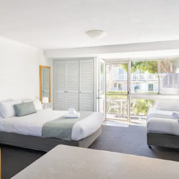 Bathurst Studio Apartments