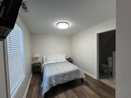 Charming 3-bedroom 5 min to Louisville close to Churchill Downs and expo center