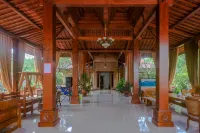 RedDoorz at Homestay Joglo Ibu Prambanan Yogyakarta Hotel a Prambanan