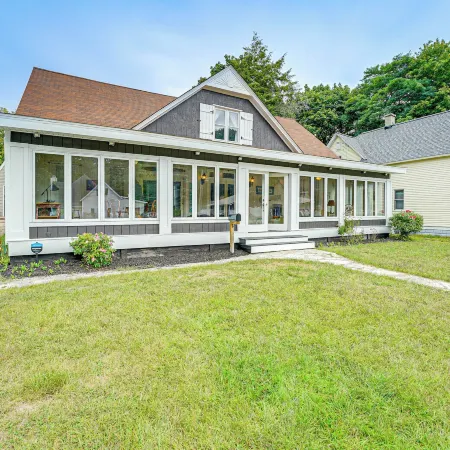 Spacious Vintage Gem w/ Sunroom in Manistee!
