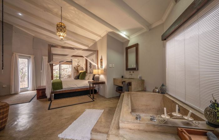 Foxy Crocodile Bush Lodge & Kruger Safaris
