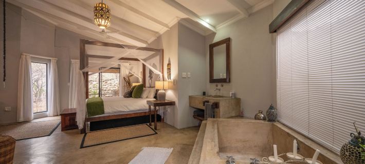 Foxy Crocodile Bush Lodge & Kruger Safaris Hotels in Marloth Park