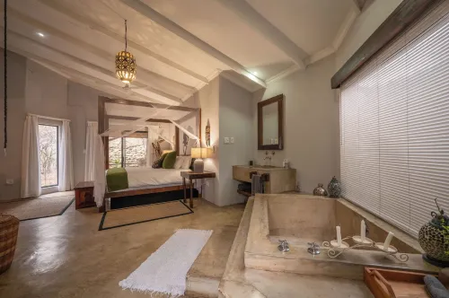 Foxy Crocodile Bush Lodge & Kruger Safari's - No Loadshedding