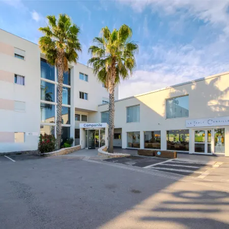 Kyriad Prestige Montpellier Ouest - Croix d'Argent Отели рядом с достопримечательностью «Больница «Сен-Рош»»