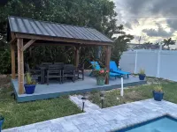 Ariel's Haven 1, Enjoy Home with Hot Tub, Fire Pit and Beautiful Heated Pool!!