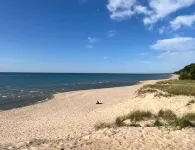 Coastal theme/wooded & large deck/fenced-in yard Hotels in Port Sheldon Township