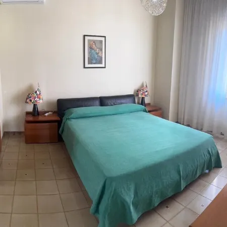 Angie's Apartment "Private Parking- 500mt by the sea"