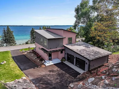 Modern Luxury Waterfront On Old Mission Peninsula Hotels in Peninsula Township