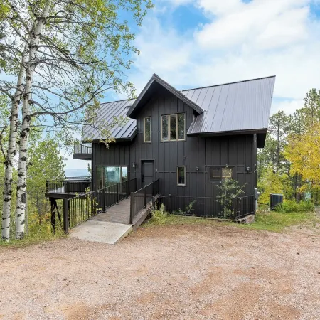 The Kojak – 5-Bedroom Mountain Retreat Close to  Lake Pactola