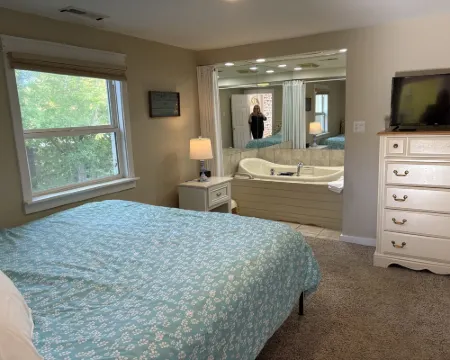 New Buffalo Inn & Spa Hotels in New Buffalo