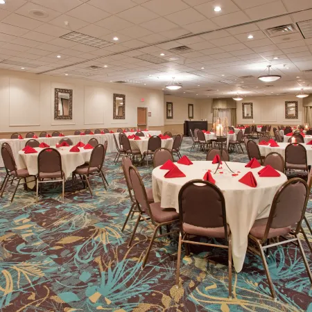 Holiday Inn Express & Suites BEATRICE by IHG