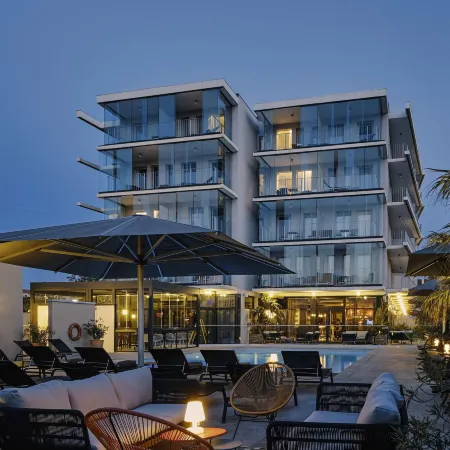 Hôtel Mercure Toulon la Seyne-Sur-Mer Отели рядом с достопримечательностью «Паром Тоулон»