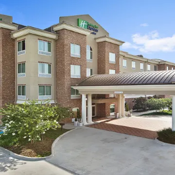 Holiday Inn Express & Suites GONZALES by IHG