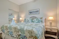 Bayview Balcony Condo, Hot tub & pool & Rum Bar! Hotels in Bay Pines