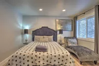 Modern Anchorage Getaway, Steps from Coastal Trail - spa