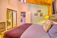 Mccall Retreat w/ Hot Tub - 1/2 Mi to Downtown! - Balcony