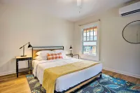 Walk to Main Street Eats Remodeled Saluda Apt - 3 stjerner