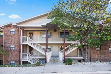 Great Escape II - Resort Style 2 Bdr Condo on Golf Course w/ Pool!