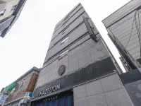 SUYU LEBROWN Hotels near Suyu Station