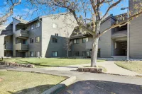 Cozy Avon Condo w/ Grill: Walk to Ski Shuttle - balcony