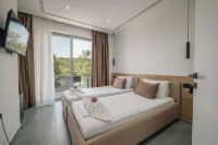 Sun George Hotels in Himarë