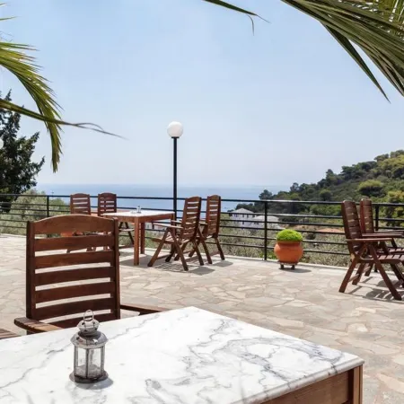 Stafylos Suites & Boutique Hotel